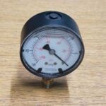  25-901-30-vac/kPa-DRY 1/4 NPT Bottom Conn, 2.5 SS Case Dry Gauge-Vacuum